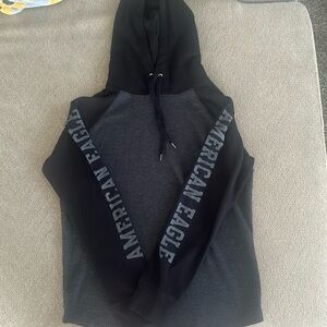 American Eagle hooded long sleeve